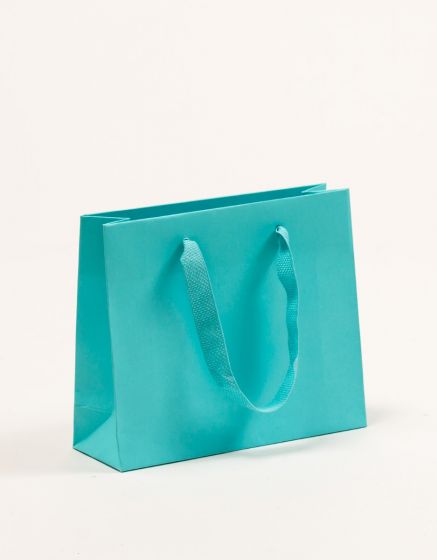 Produktbild Papiertragetaschen Royal mit Stoffbändern türkis in der Größe 24 x 8 x 20 + 5 cm