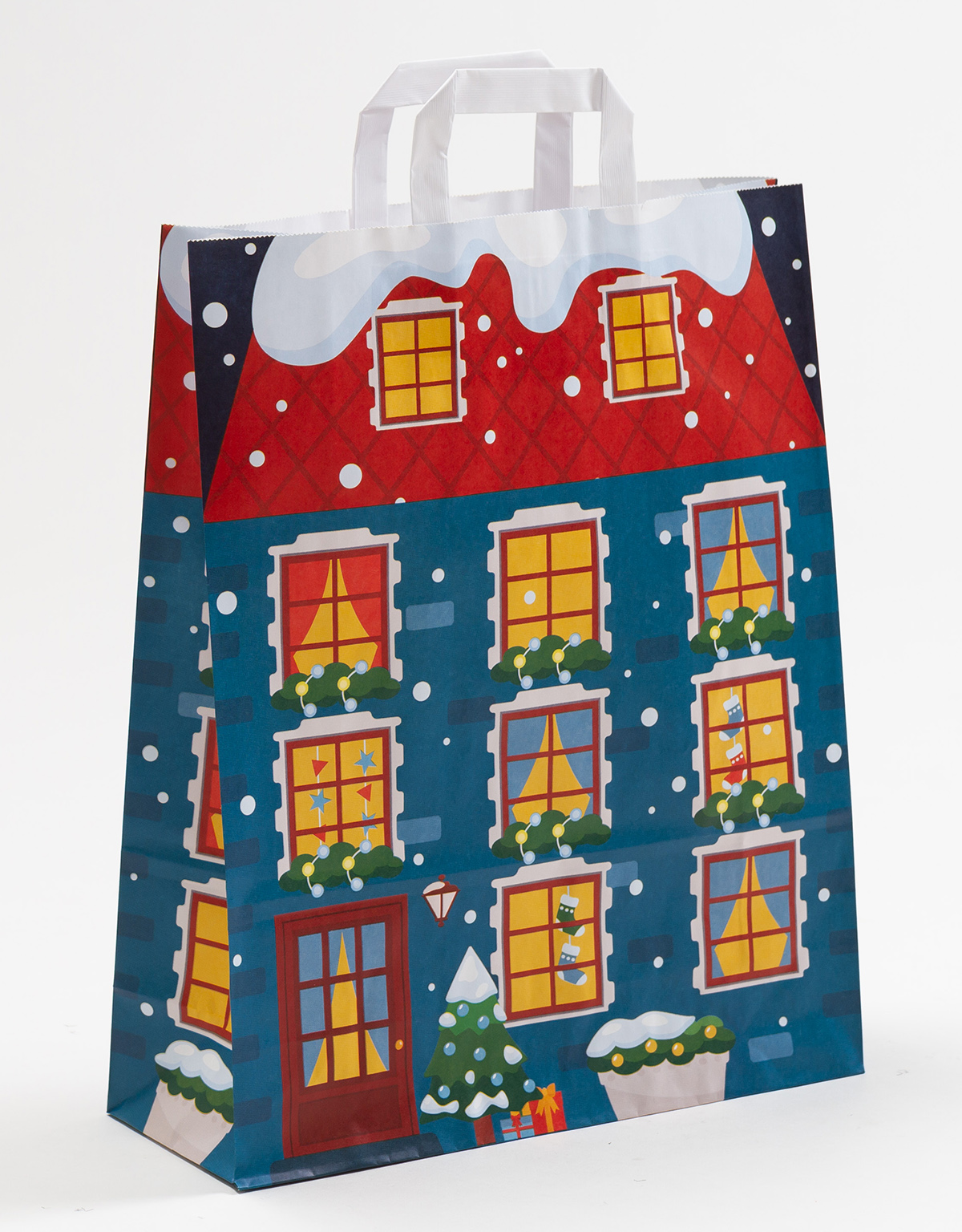 Produktbild Papiertragetaschen mit Flachhenkel - Winterhaus in der Größe 32 x 12 x 40 cm