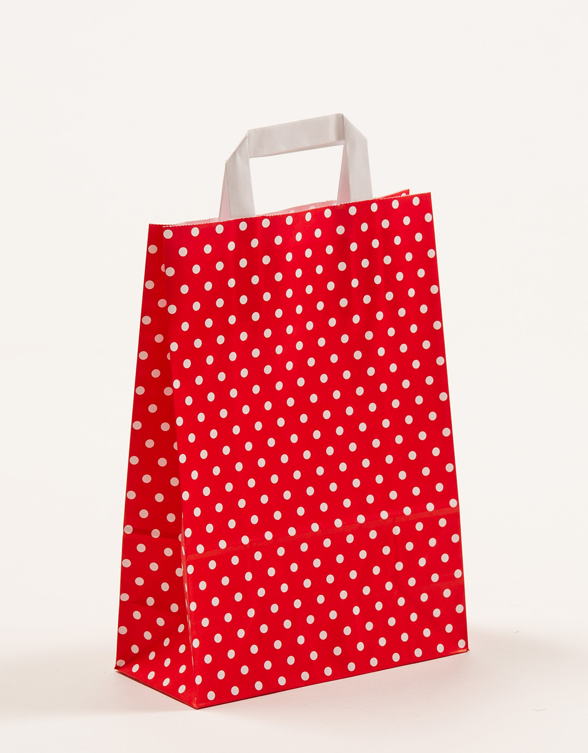 Produktbild Papiertragetaschen mit Flachhenkel rot mit Punkten in der Größe 22 x 10 x 31 cm