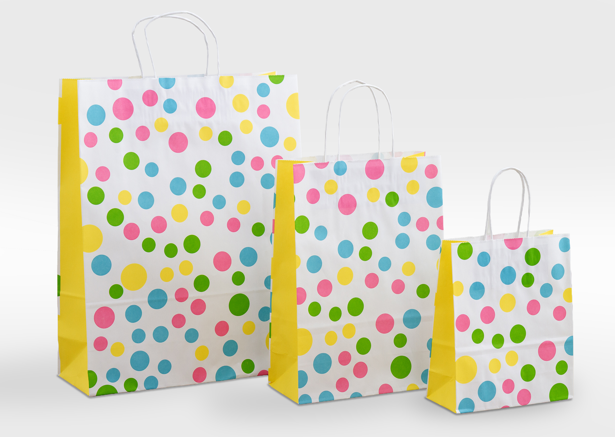 Gruppenbild Papiertragetaschen mit gedrehter Papierkordel Konfetti