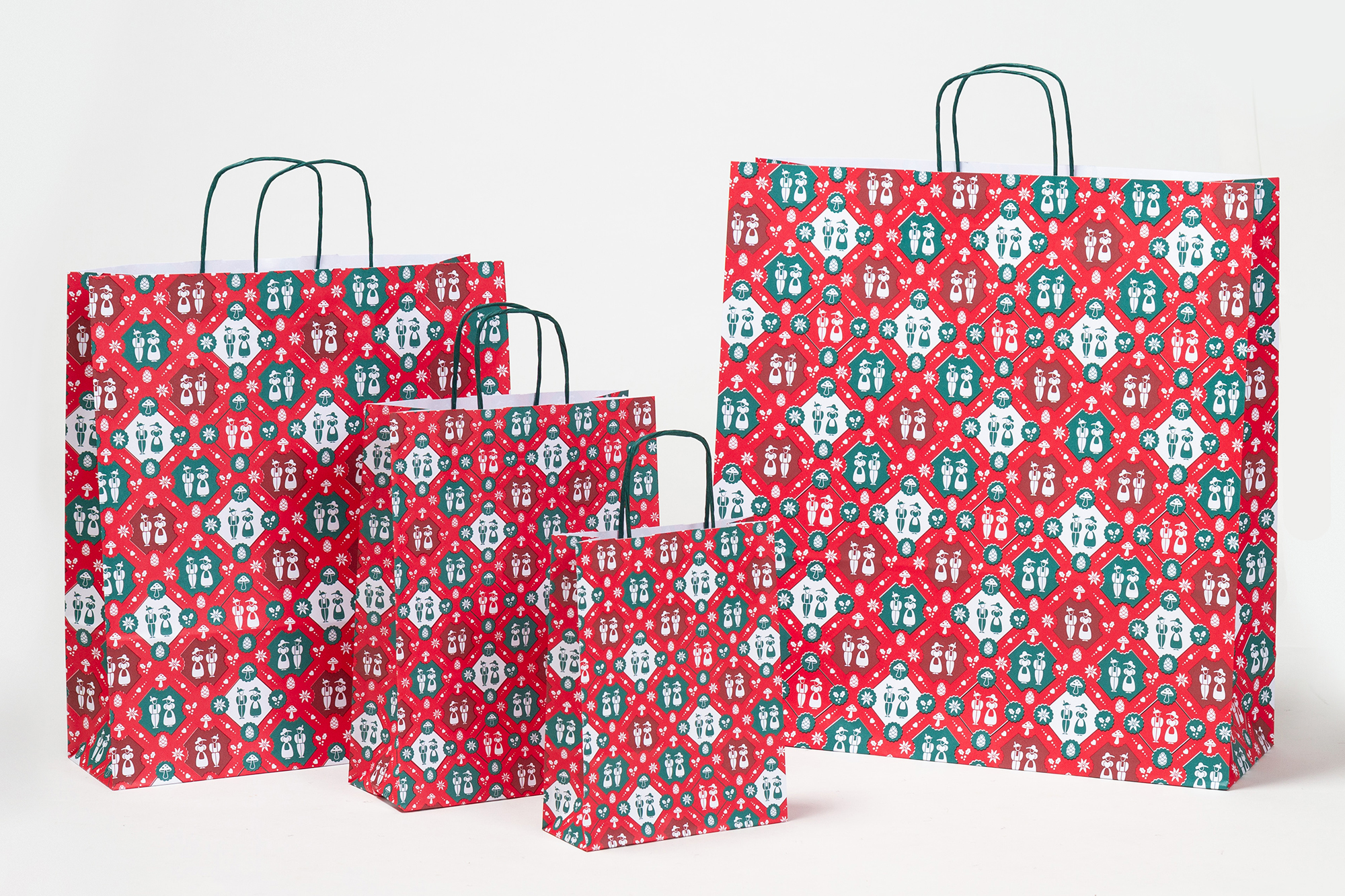 Gruppenbild Papiertragetaschen mit gedrehter Papierkordel TRACHT