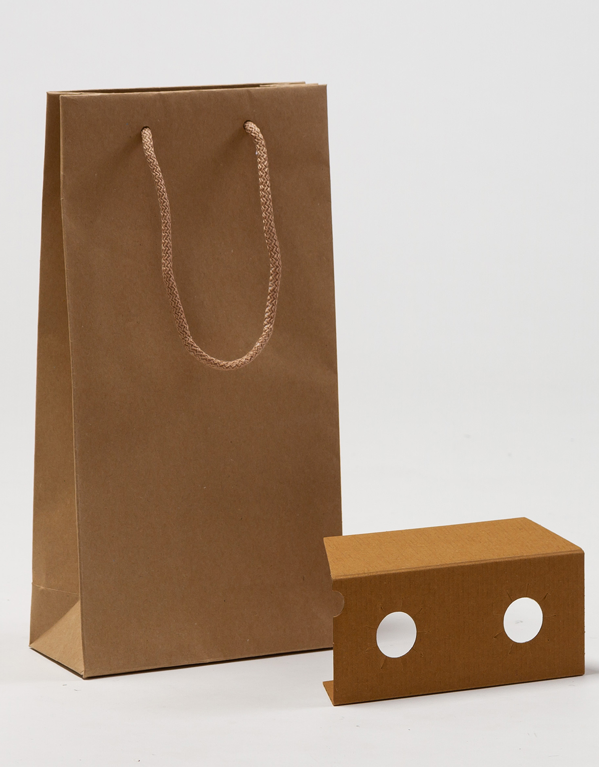 Produktbild Flaschentaschen Papiertragetaschen mit Stoffkordel  in der Größe 20 x 9 x 38+5 cm