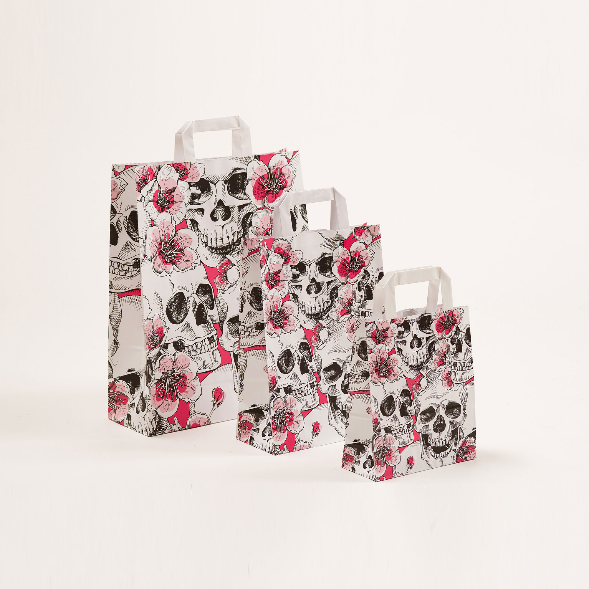 Gruppenbild Papiertragetaschen mit Flachhenkel -  Skulls & Fowers