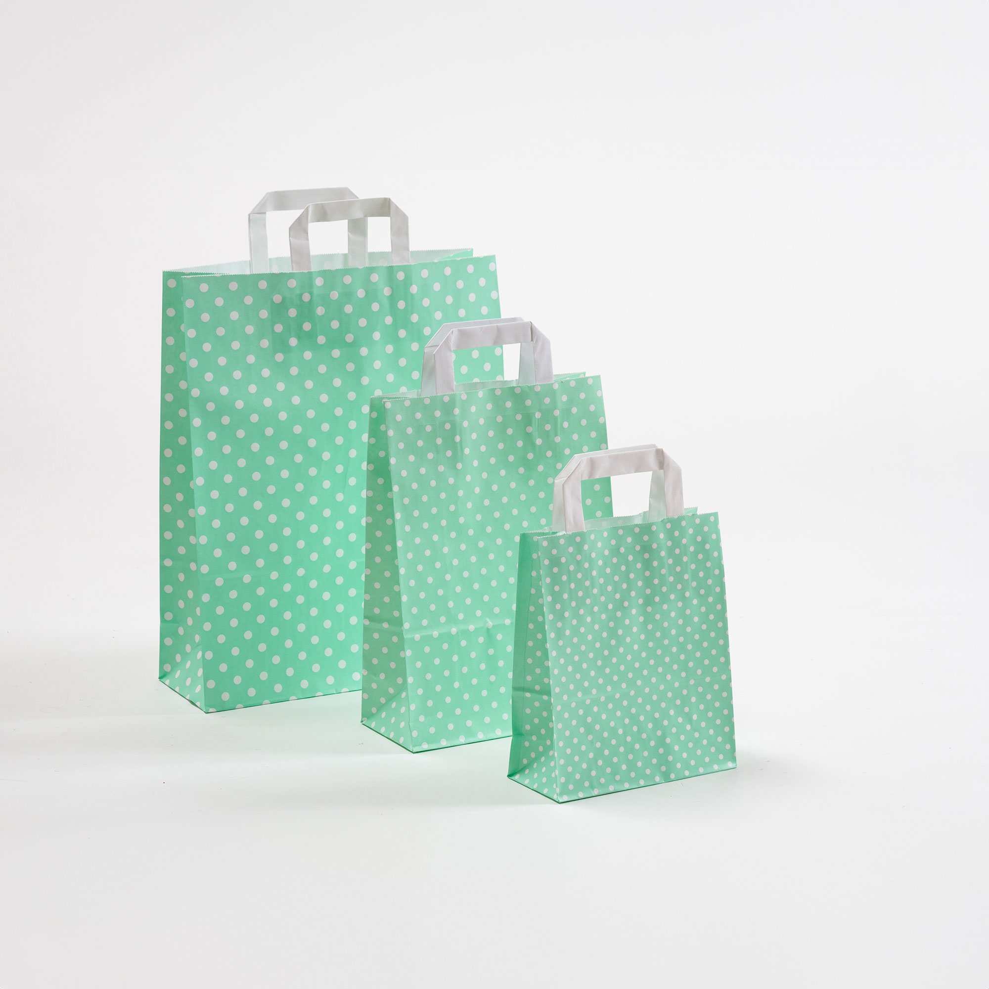 Gruppenbild Papiertragetaschen mit Flachhenkel mintgrün mit Punkten